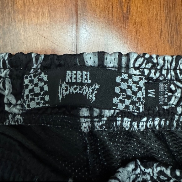 Rebel Vengeance Mesh Shorts Size Medium - Picture 3 of 5